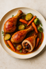 Gefüllte Poulet‑Schenkel mit Trockenfrüchten und Kastanien