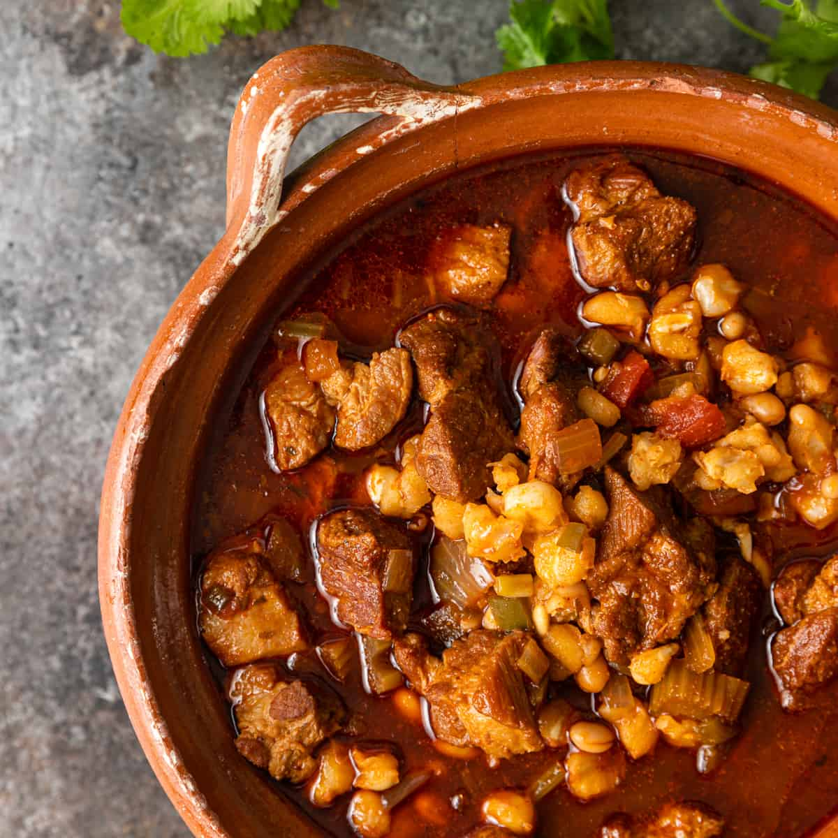 Pozole Rojo mit Schweinefleisch