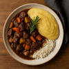 Wildragout mit Wurzelgemüse und Polenta